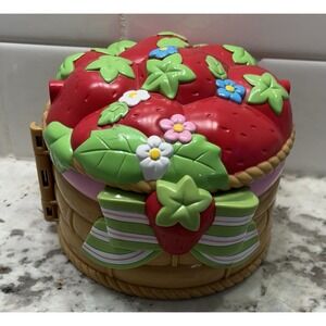 Vtg‎  Strawberry Shortcake Strawberry Basket Berry Cute Place AS-IS Please Read